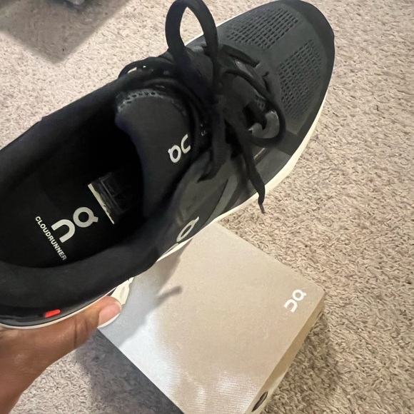 On Cloud Cloud Runners - worn once - Picture 5 of 6